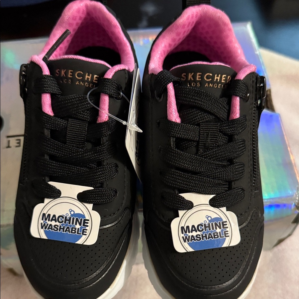 New Skechers Uno Lite -Easy Zip Kids Black and Pink Lace-Up Sneakers